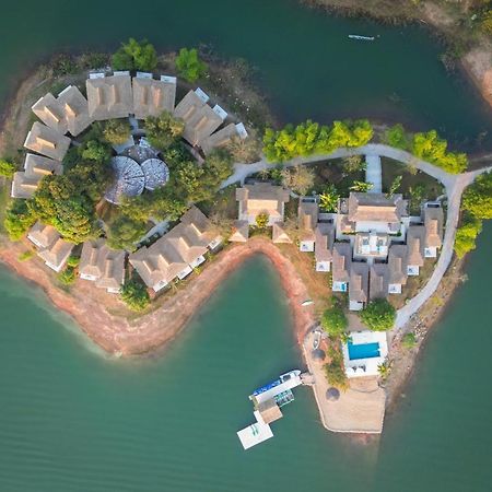 ואנג ויינג The Sanctuary Nam Ngum Beach Resort מראה חיצוני תמונה