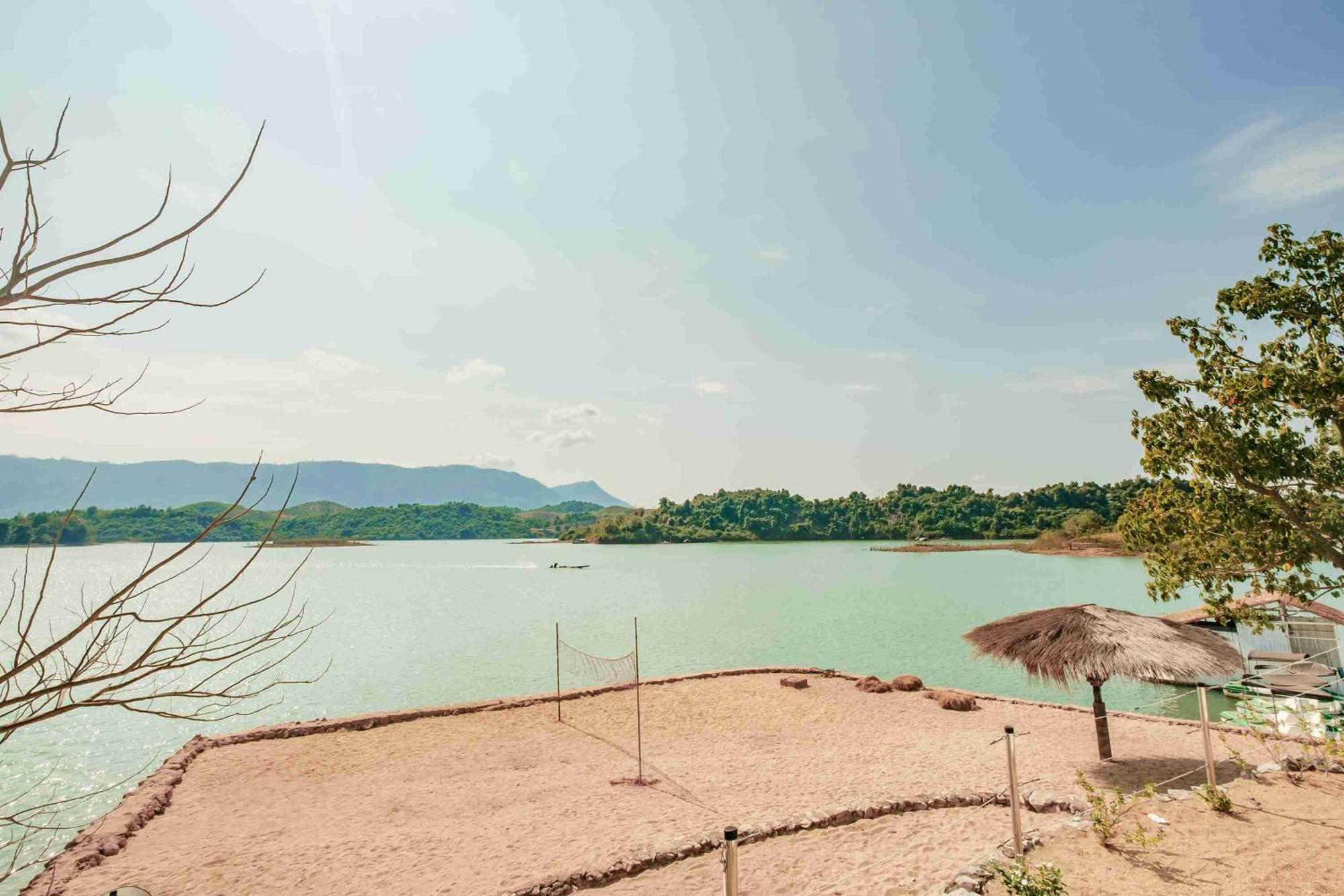 ואנג ויינג The Sanctuary Nam Ngum Beach Resort מראה חיצוני תמונה